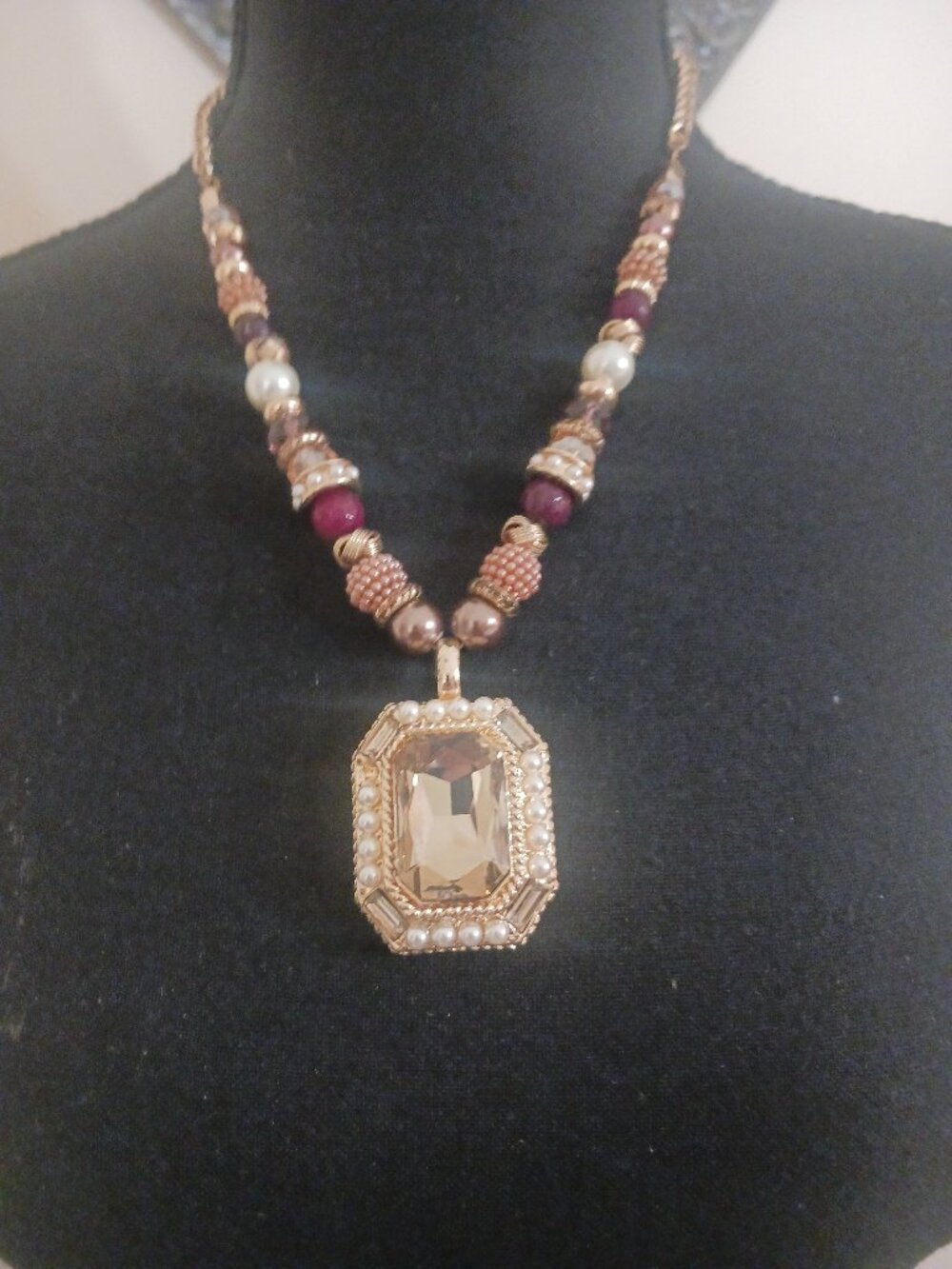 Great Condition Stone Necklace With Large Accent Pendant - Gold /Burgundy Tones